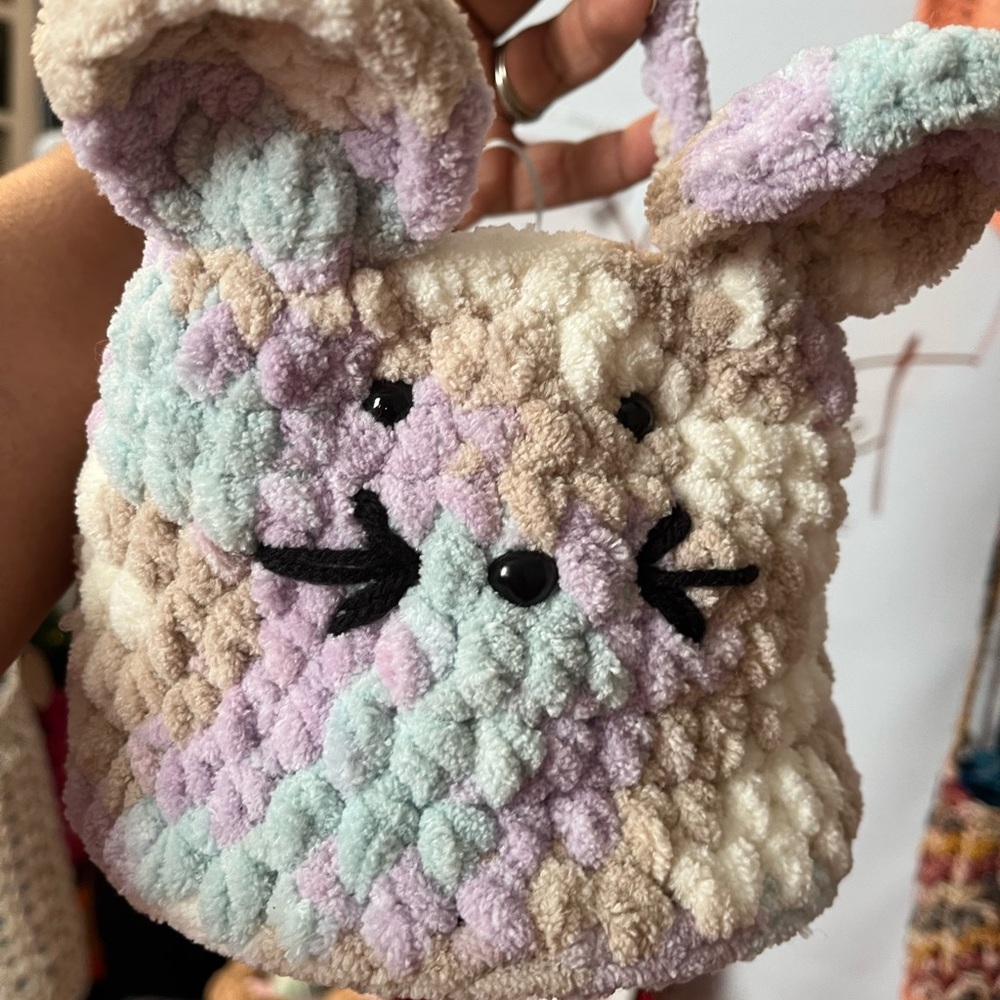 Kids Plush Mouse Easter Basket hard bottom soft yarn cute lil tail
